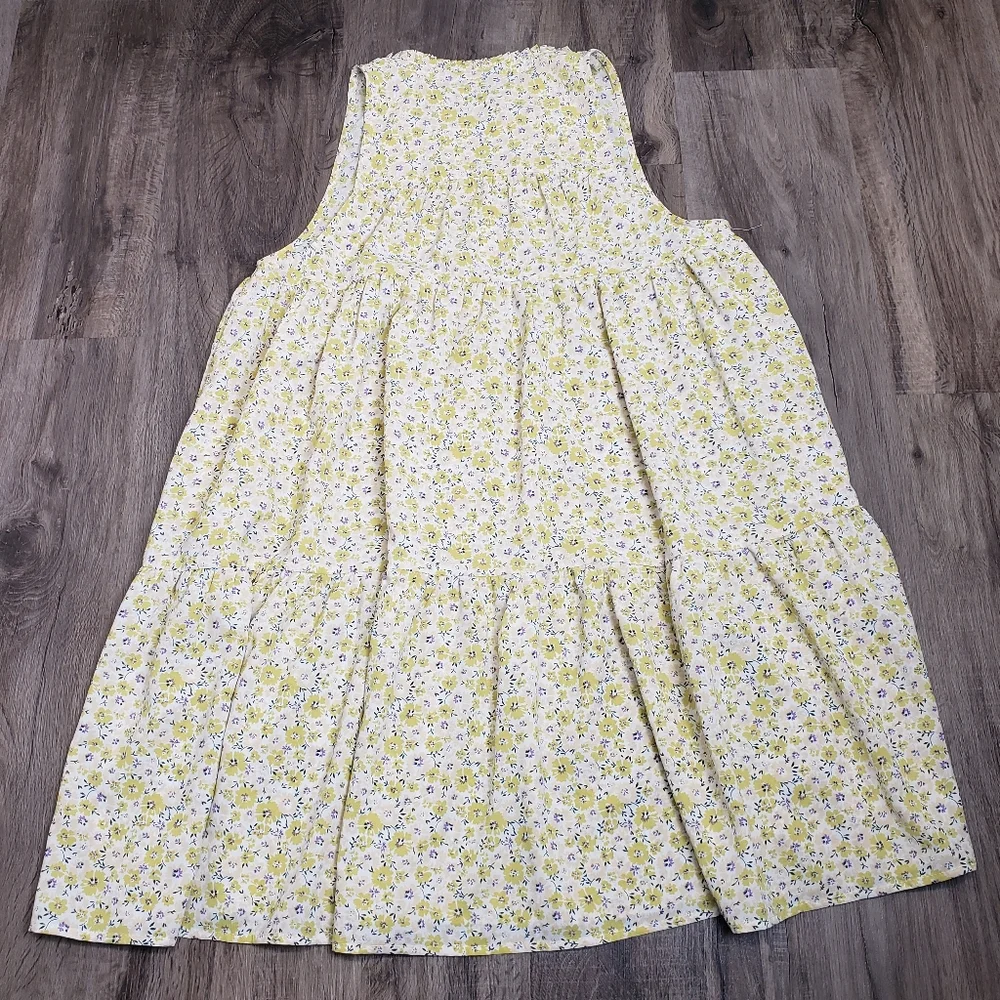 Storia Women's Medium Floral Sundress Loose‎ Flowy Ruffle Detail Sleeveless Tier